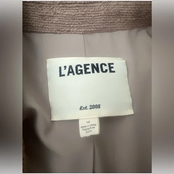 New L'AGENCE KENZIE DOUBLE-BREASTED BLAZER In Light Mocha Sz 10 $595 - Picture 6 of 8